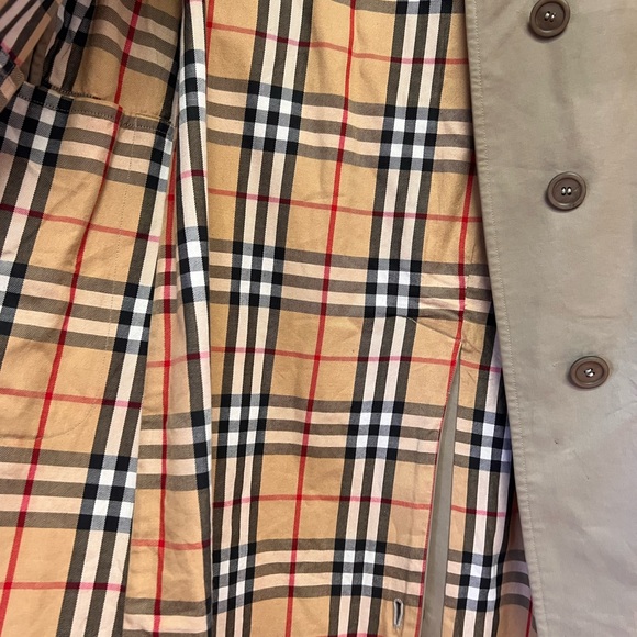 Burberry jacket size small - Picture 6 of 9